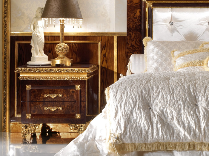 GRAND-ROYAL-Bedside-table-A-R-Arredamenti-383119-rel8f661280.jpg